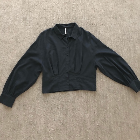 Button up top - Picture 5 of 6